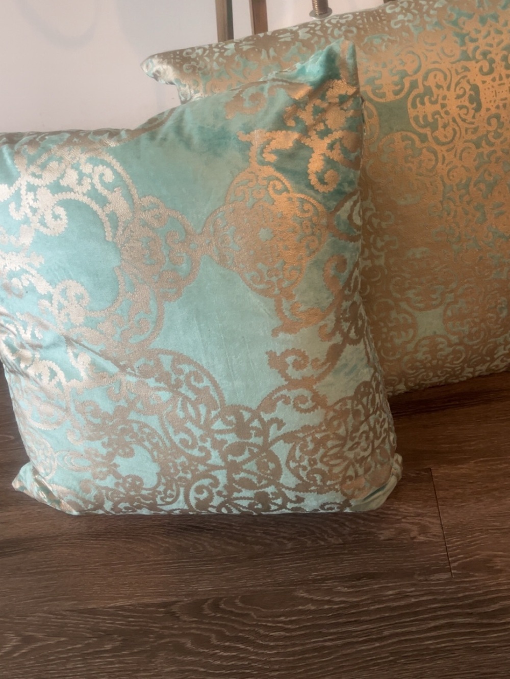 Z GALLERIE NWT Decorative Aqua and Gold Damask Throw Pillows